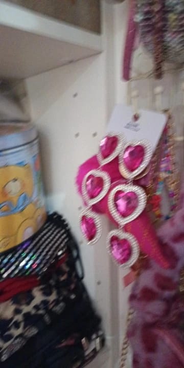 Customer photo review of Crystal Heart Dangle Earrings Rhinestone — Pink | KIMLUD