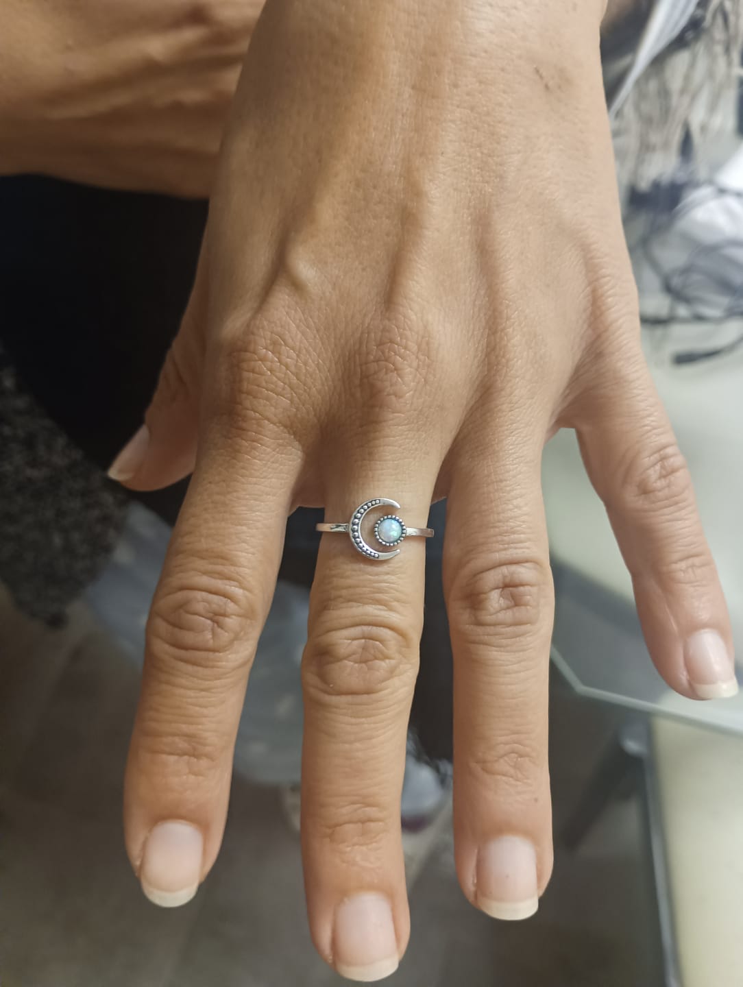 Customer photo review of Anillo Lunar