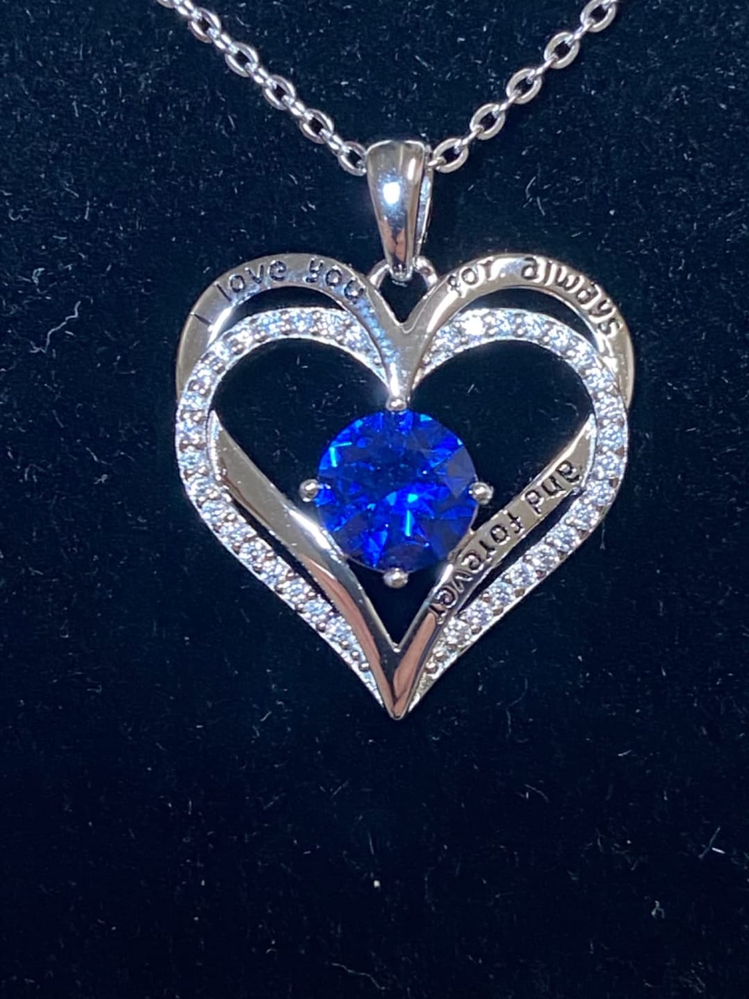 Customer photo review of Olivenorma "Ich liebe dich für immer und ewig" - Geburtsstein Herz Halskette