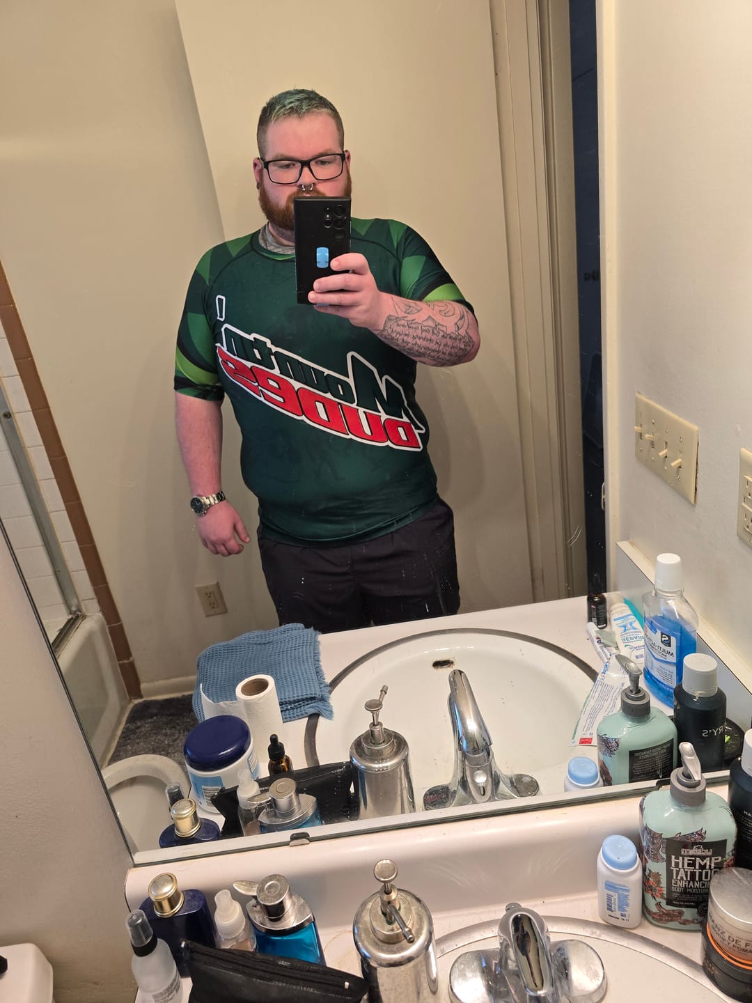 Customer photo review of Mountin' Dudes Premium Bjj Rash Guard For Men/Women