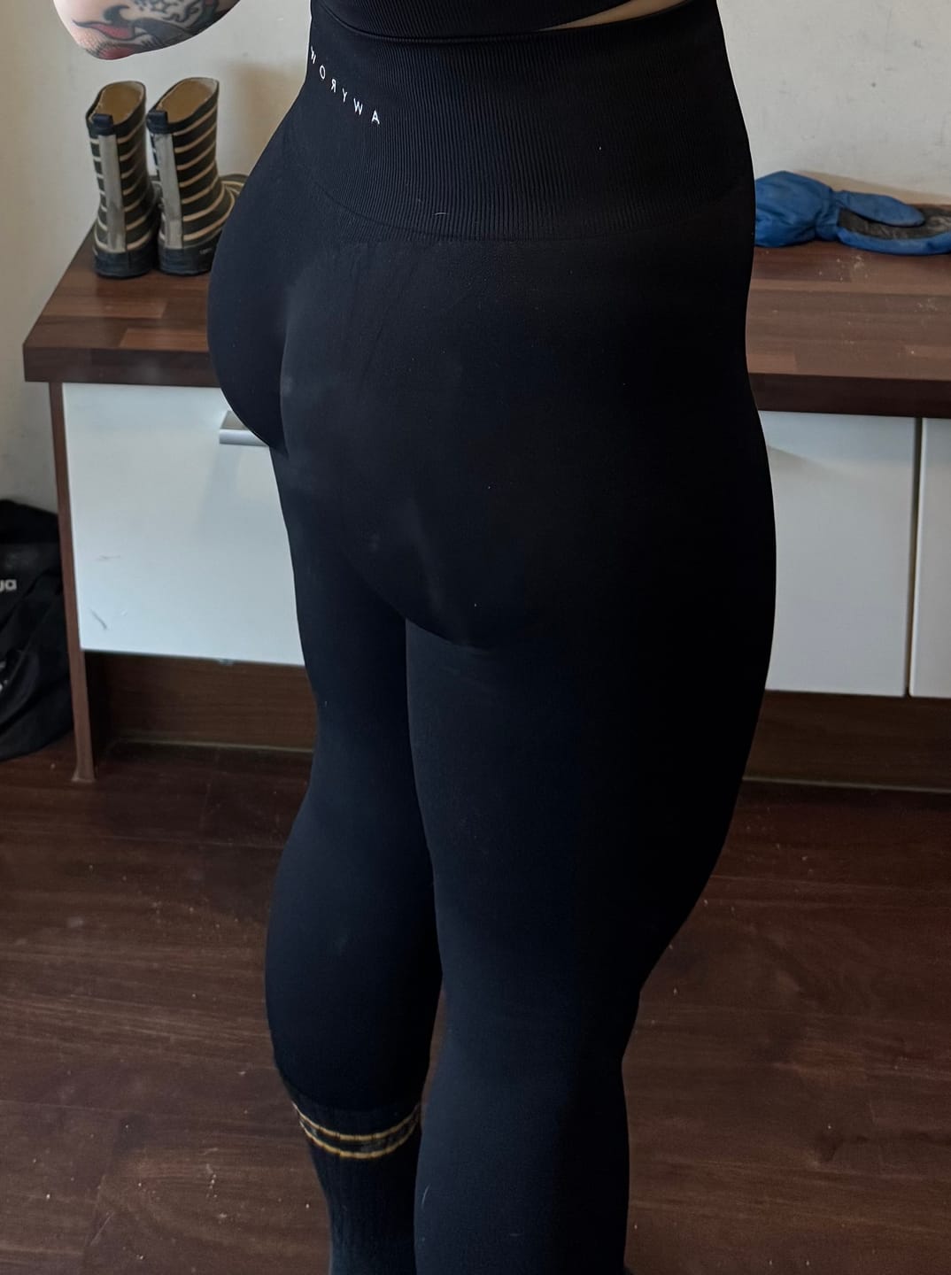 Customer photo review of Espresso Sculpt Seamless Tights