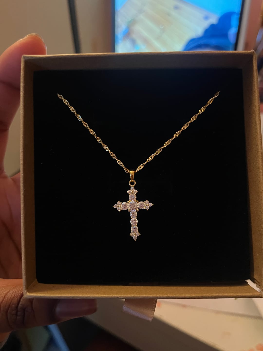 Customer photo review of Collier Croix Traditionnelle