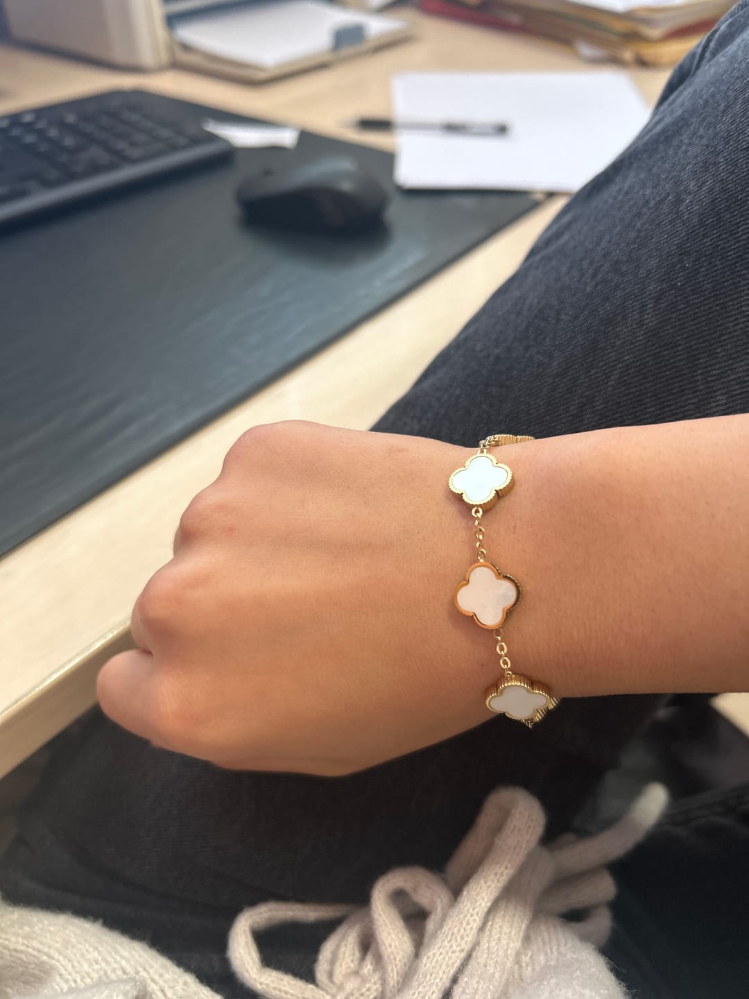Customer photo review of Perlmutt Lucky Leaf Abbaddon Armband 14k Vergoldet