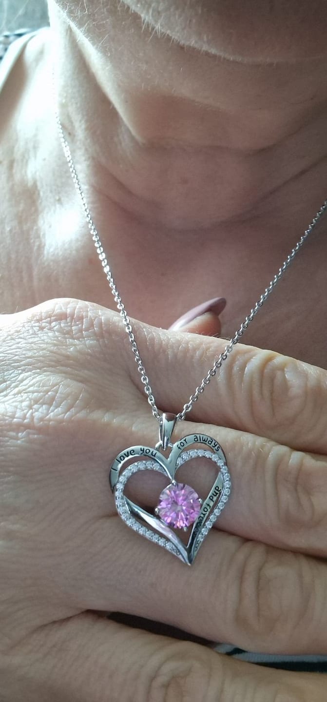 Customer photo review of Olivenorma "Ich liebe dich für immer und ewig" - Geburtsstein Herz Halskette