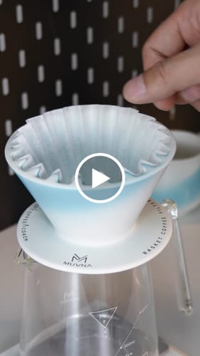 Customer video review of V60 Ceramic Pour Over Coffee Dripper with Sharing Pot - MUVNA