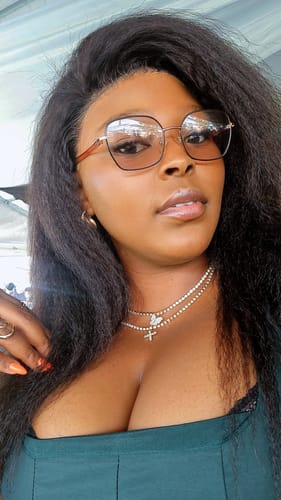 Customer photo review of Brazilian Lace Front Wig KINKY STRAIGHT