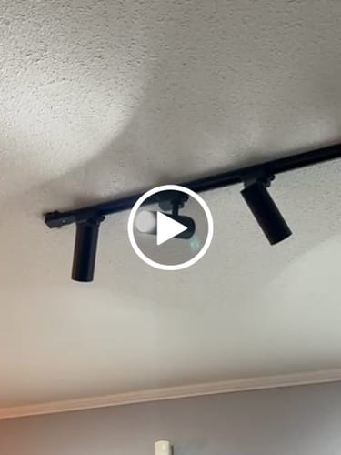 Customer video review of Riel Monofásico 1 Metro Negro