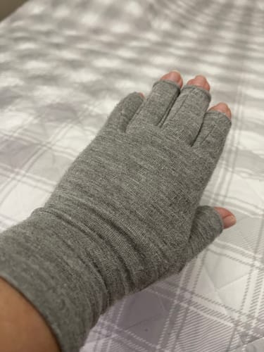 Customer photo review of Premium Onecompress™ Gloves