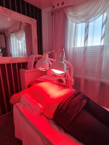 Customer photo review of Red Light Therapy LED Electric Infrared Baking Lamp 275W Double-head 360° Adjustable Temperature Heat Lamp Remote Control With Rotating Pulley Base