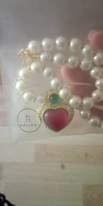 Customer photo review of Vintage Palace Chain Necklace With Pearl Heart Pendant And Glass Bead Detailing — Pearl White | KIMLUD