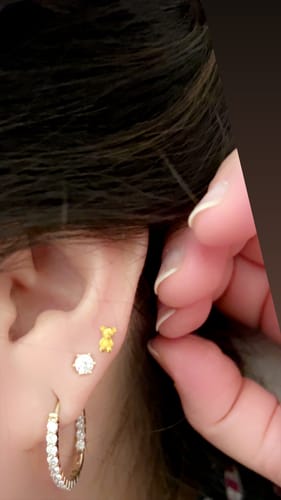 Customer photo review of 24K Gold Bear Cartilage Earring 20G