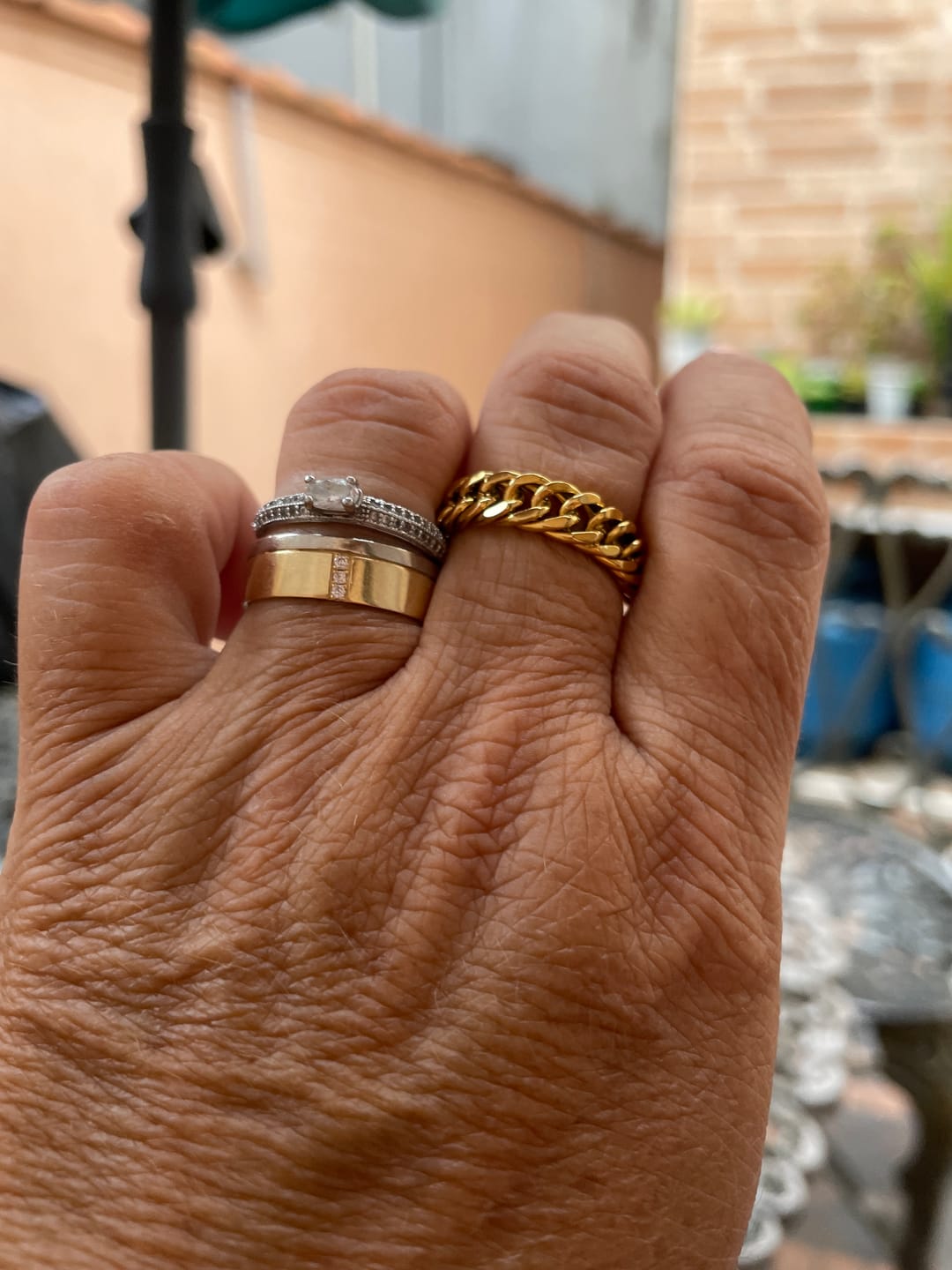 Customer photo review of Anel Corrente Banhado em Ouro 18K