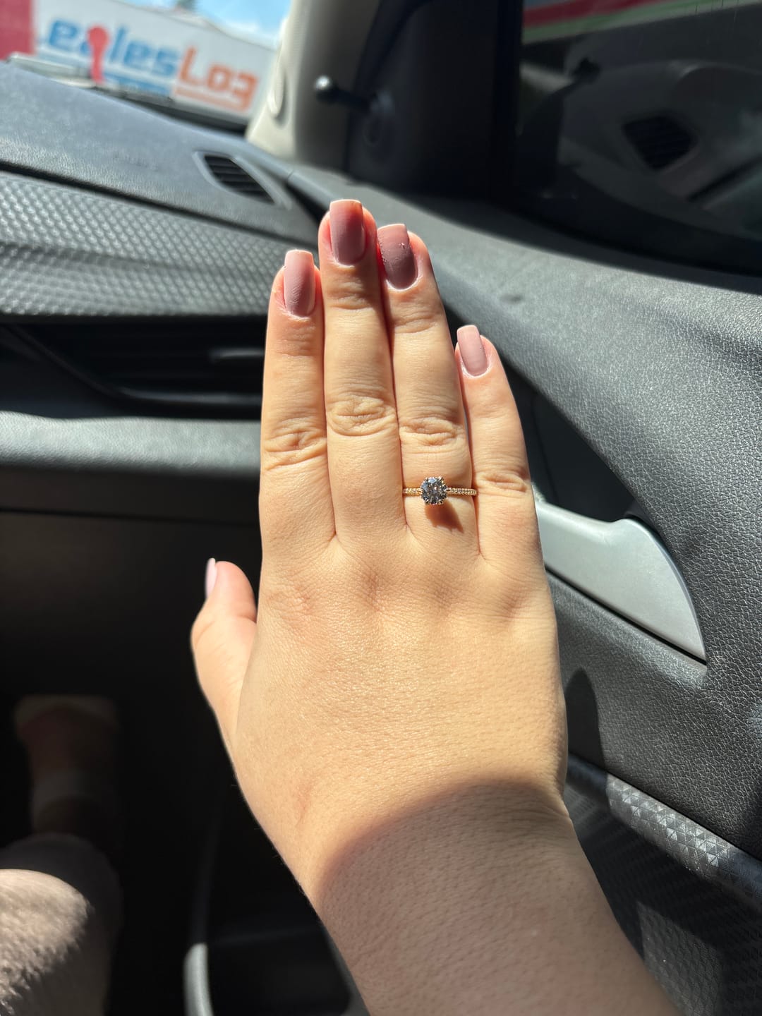 Customer photo review of Anel Solitário Noivado