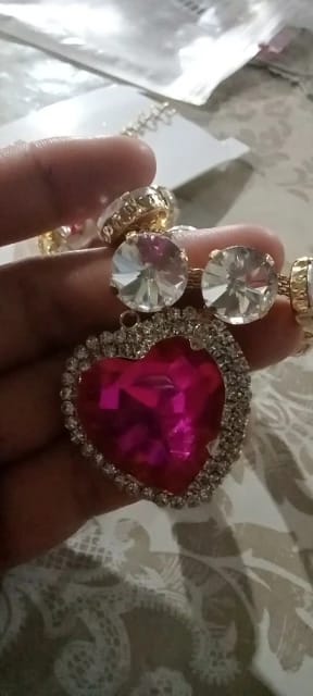 Customer photo review of 2 Pcs Rhinestone Heart Pendant Necklace Set Exaggerated Geometric Earring Light Luxury Temperament Fashion Women's Jewelry Sets