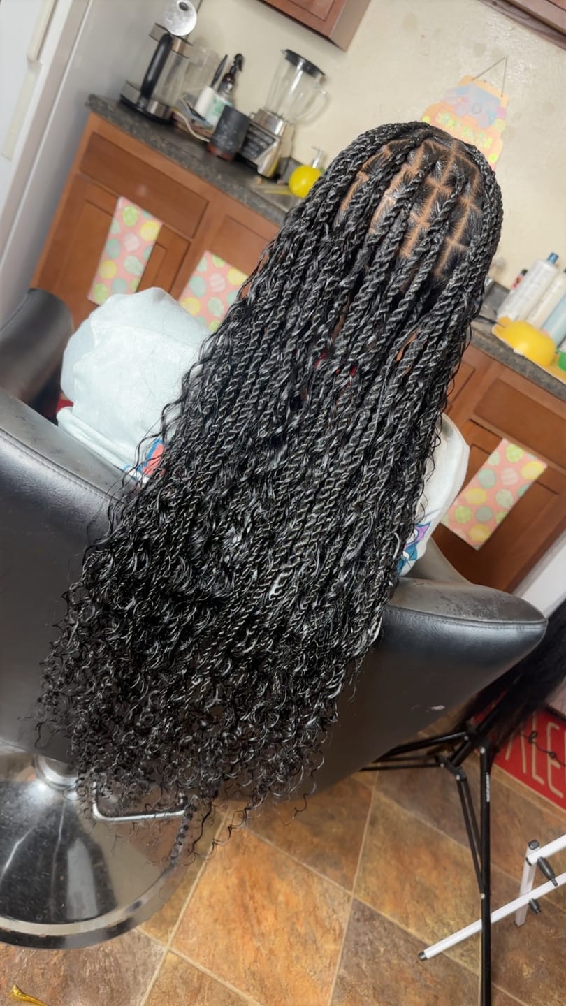 Customer photo review of Sensationnel X-Pression Braiding Hair Bulk - 10X PRE-STRETCHED BRAID 48"