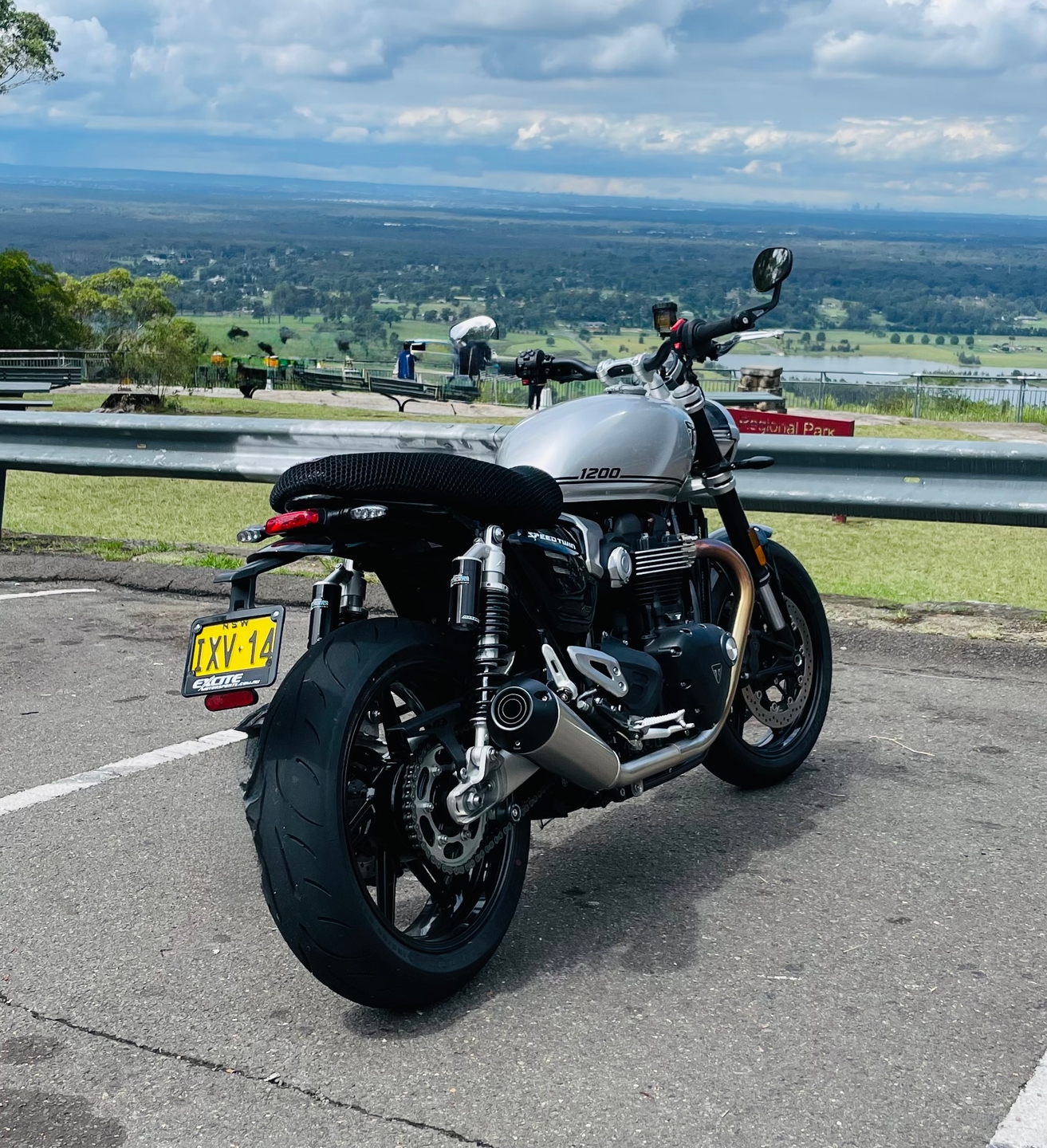 Wind Rider mesh seat cover on a Triumph Speed Twin