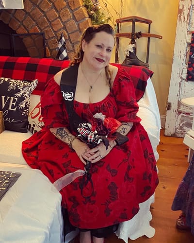 Customer photo review of Vacation Dress in Vintage Red Rose Print - Vixen by Micheline Pitt