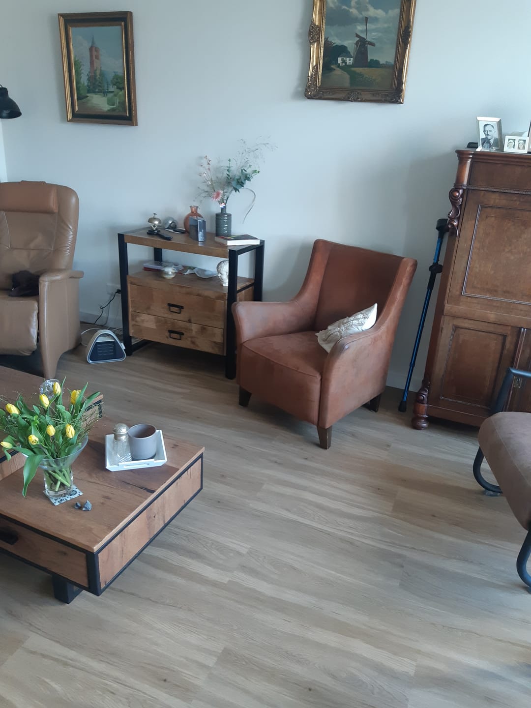 Customer photo review of Mangohout kastje met 2 lades Industrieel Design | Mangohout en Staal | 80x40x80cm