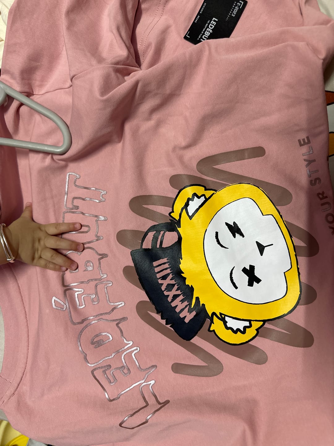 Customer photo review of Unisex LEDÉBUT Pearl Print Bear Graphic Oversized Tee