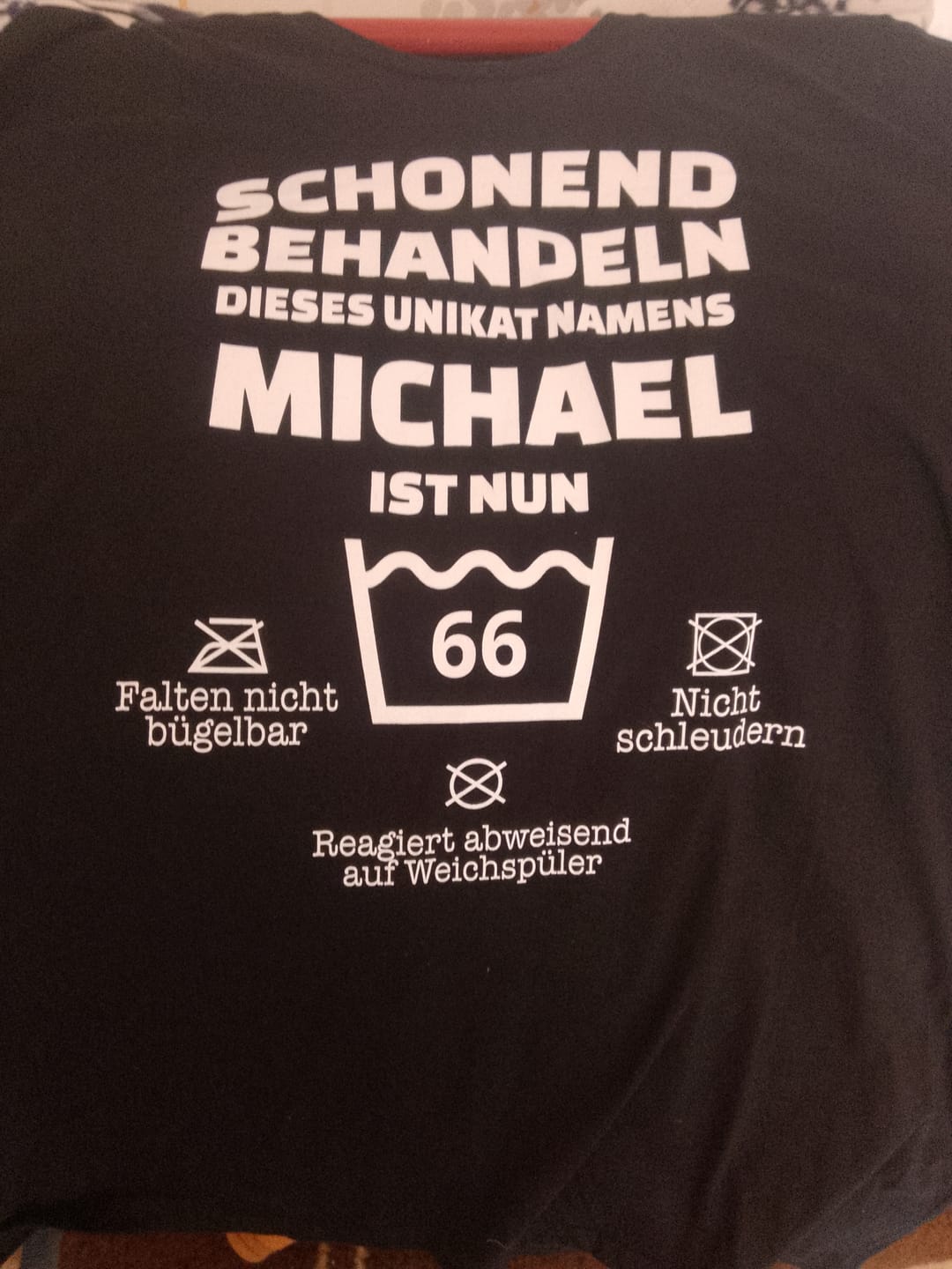 Customer photo review of Lustiges Geburtstags Shirt - Schonend Behandeln - Personalisierbares Herren T-Shirt