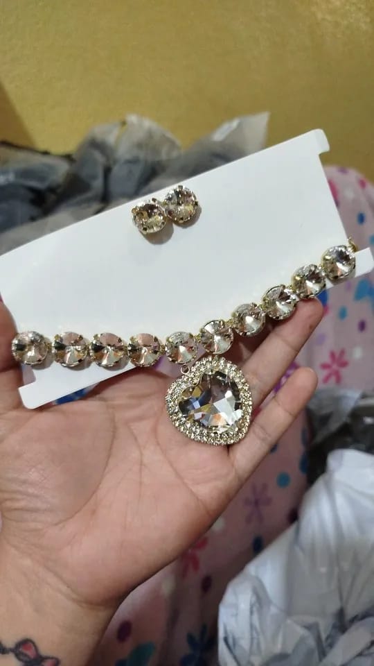 Customer photo review of Rhinestone Heart Pendant Necklace Set — Crystal | KIMLUD