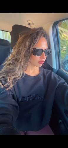 Customer photo review of Polerón Sweater Iconic Classic