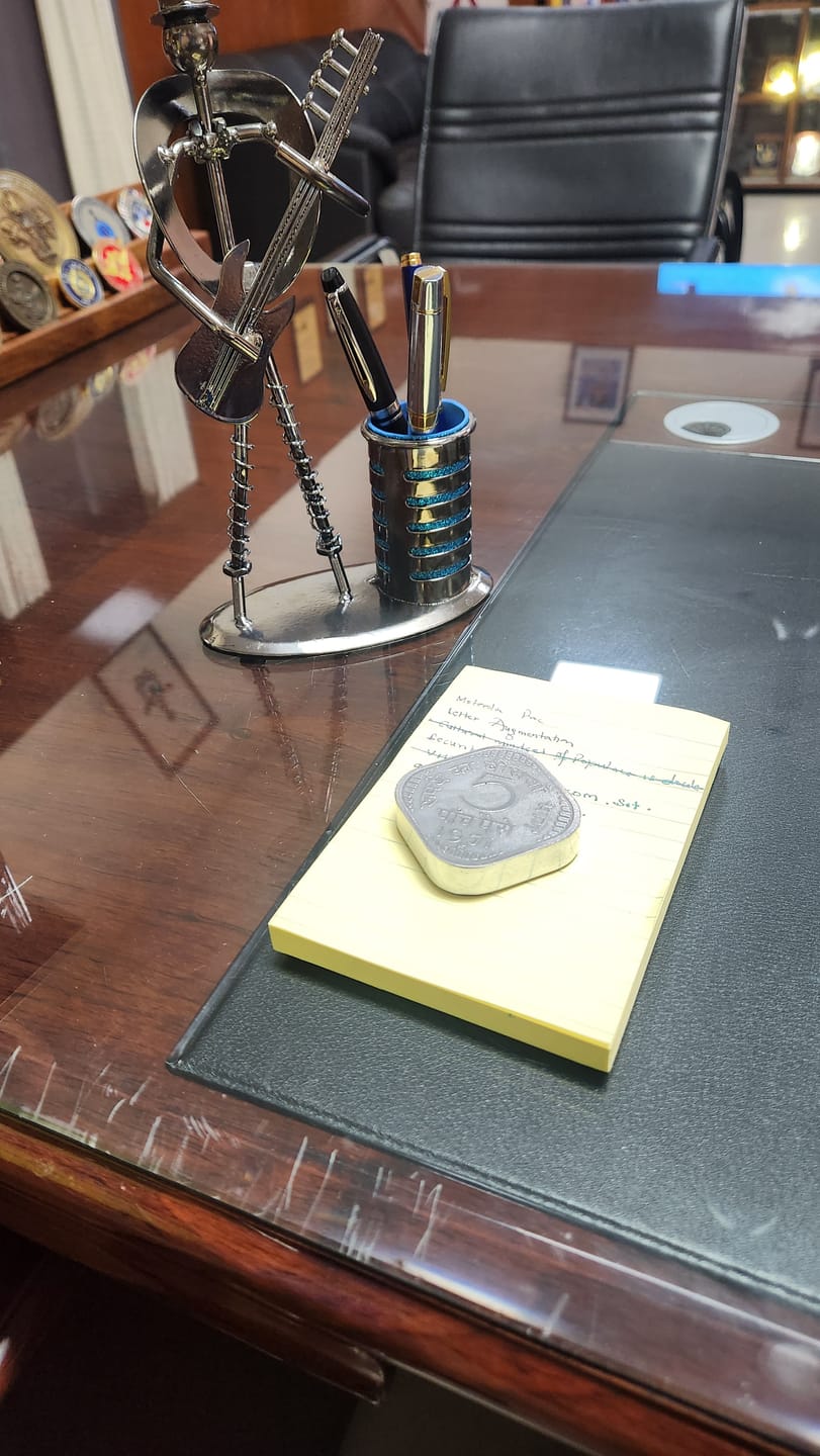 Customer photo review of Paperweight - 5 Paise