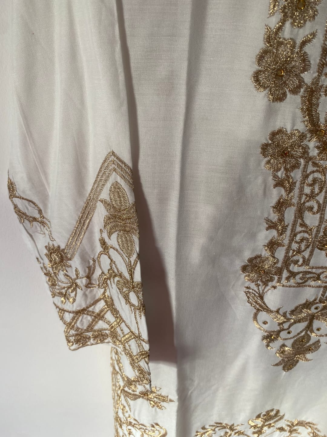 Customer photo review of HK282- Suba - White Linen Shararah Suit