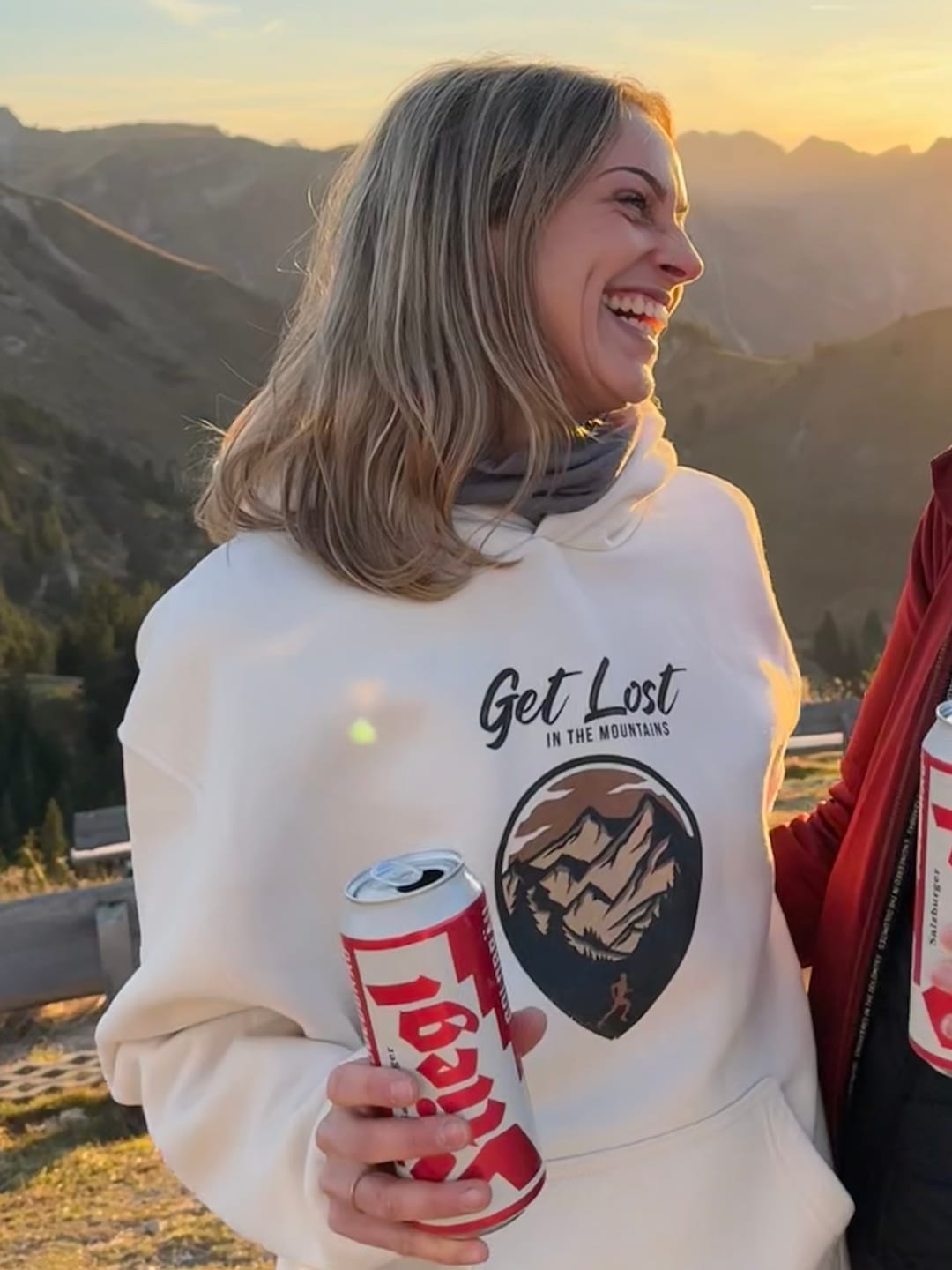 Customer photo review of Get lost in the mountains - Bio Premium Oversized Hoodie