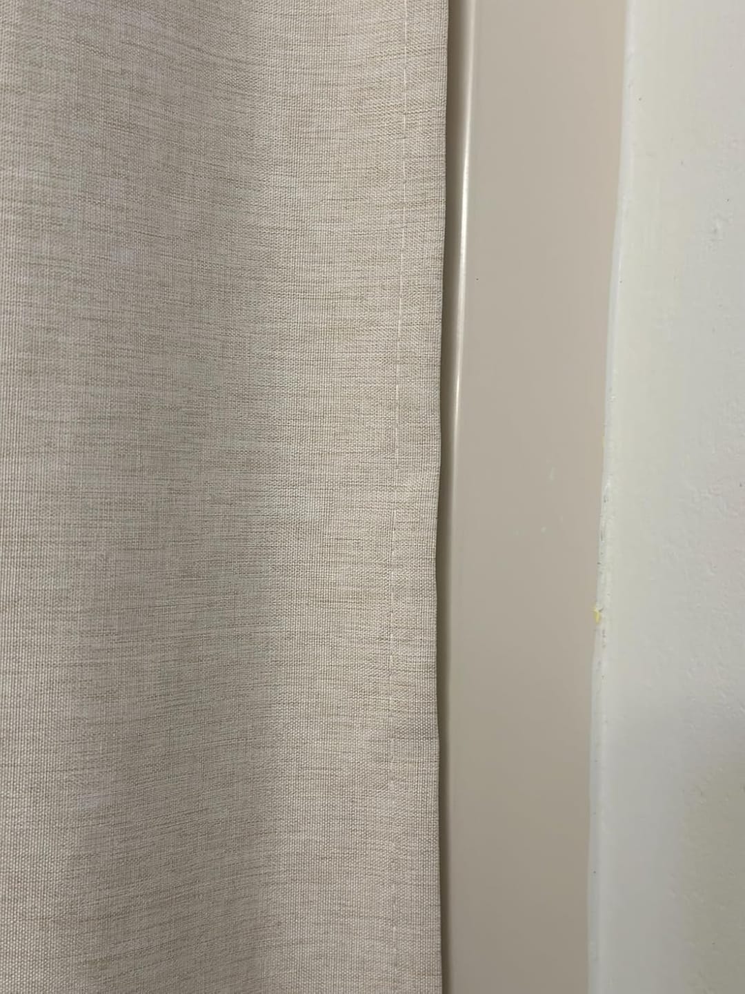 Customer photo review of Set Cortina De Baño Premium Simil Lino Impermeable + Ganchos