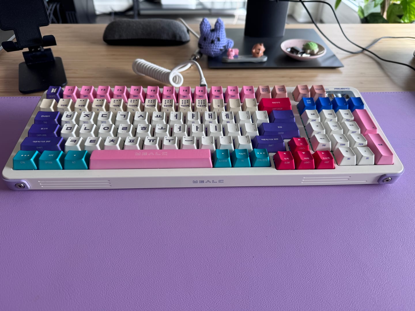 Customer photo review of BTS HANGUL EDITION KEYBOARD