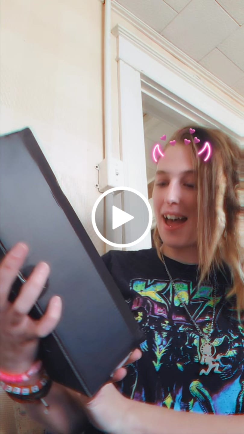 Customer video review of Feel LIL PINK