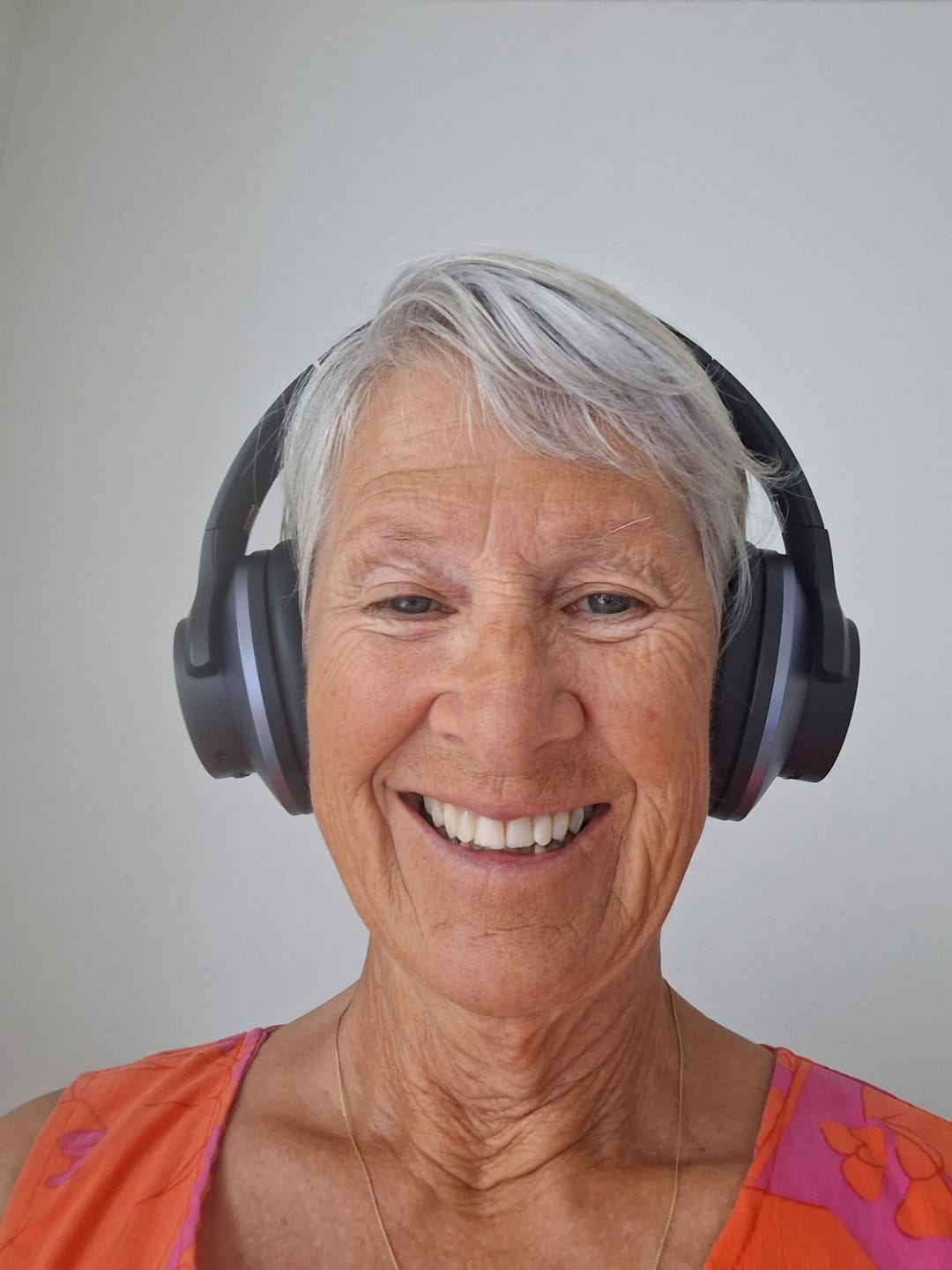 Customer photo review of Oneodio A Series - Bluetooth 5.0 Active Noise Cancelling Wireless Headphones - Built-in Microphone, Type C Charging & Carry Case