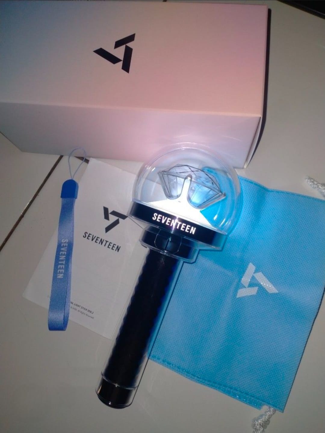 Customer photo review of SEVENTEEN - OFFICIAL LIGHT STICK VER.3