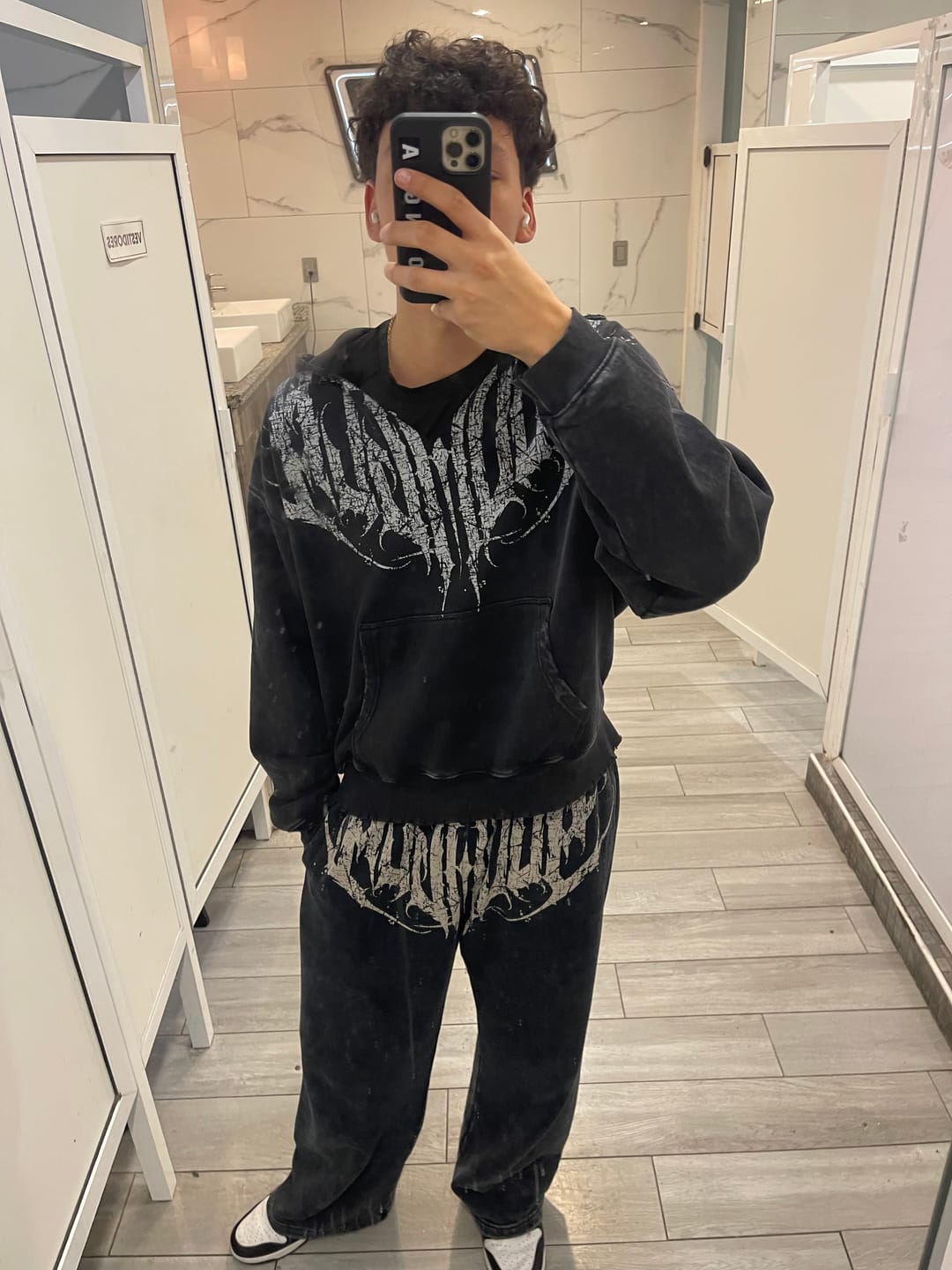 Customer photo review of 5082 - Anarchy Hoodies