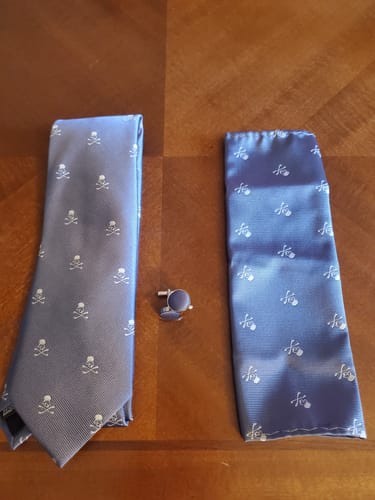 Customer photo review of Silver Grey Skull Novelty Men's Tie Handkerchief Cufflinks Set