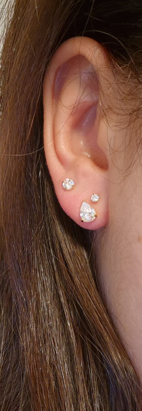 Customer photo review of Drops Ohrstecker | 18K vergoldet