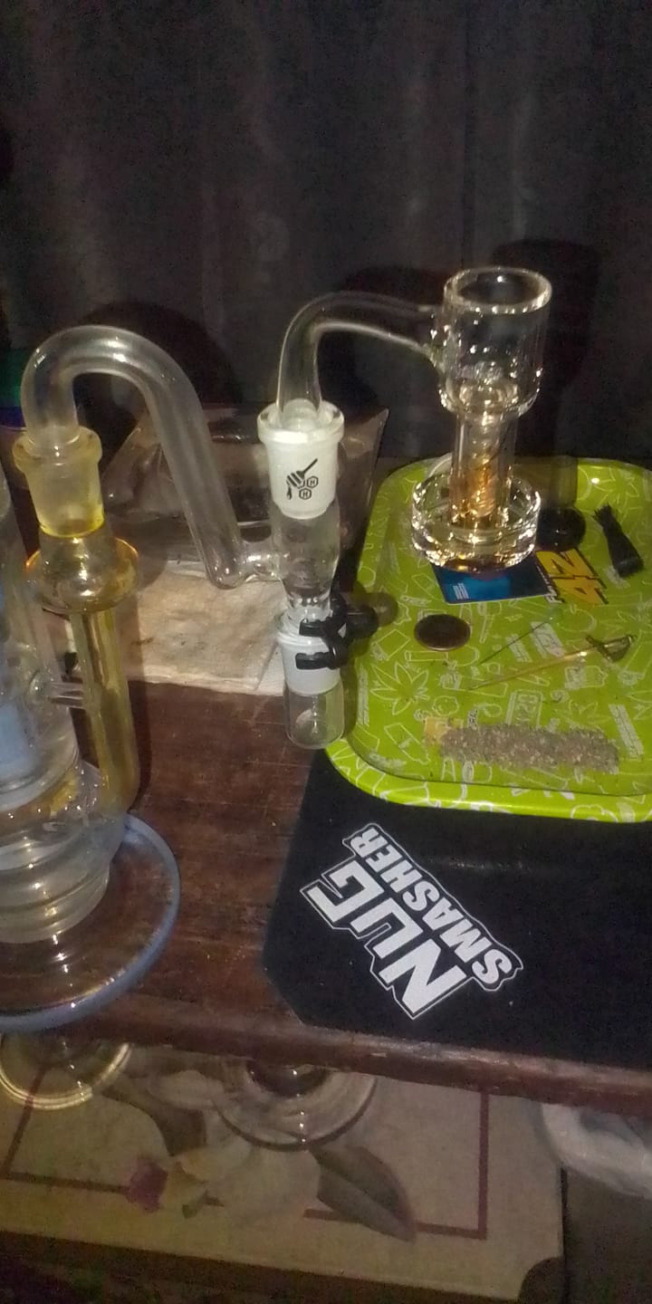 Customer photo review of HONEYSUCKLE BEVEL QUARTZ BANGER - 90° DEGREE | BL