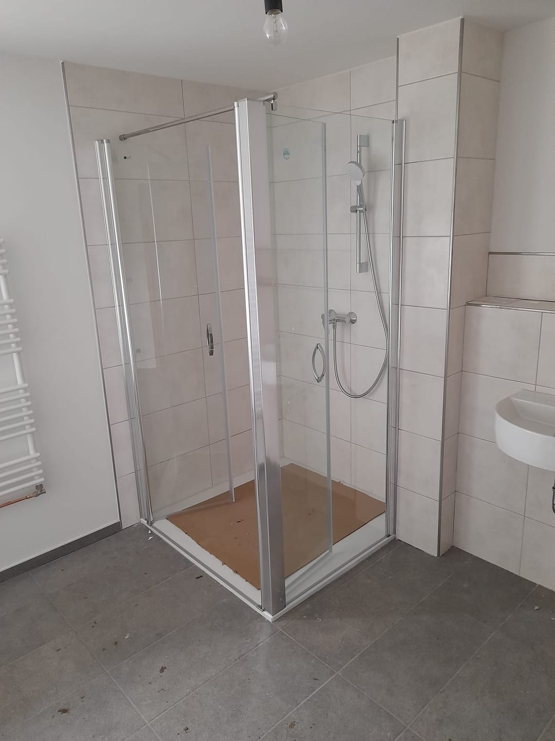 Customer photo review of Eckdusche Duschkabine mit Pendeltür, 6mm ESG, Klarglas - Tür 85cm, Höhe: 195cm