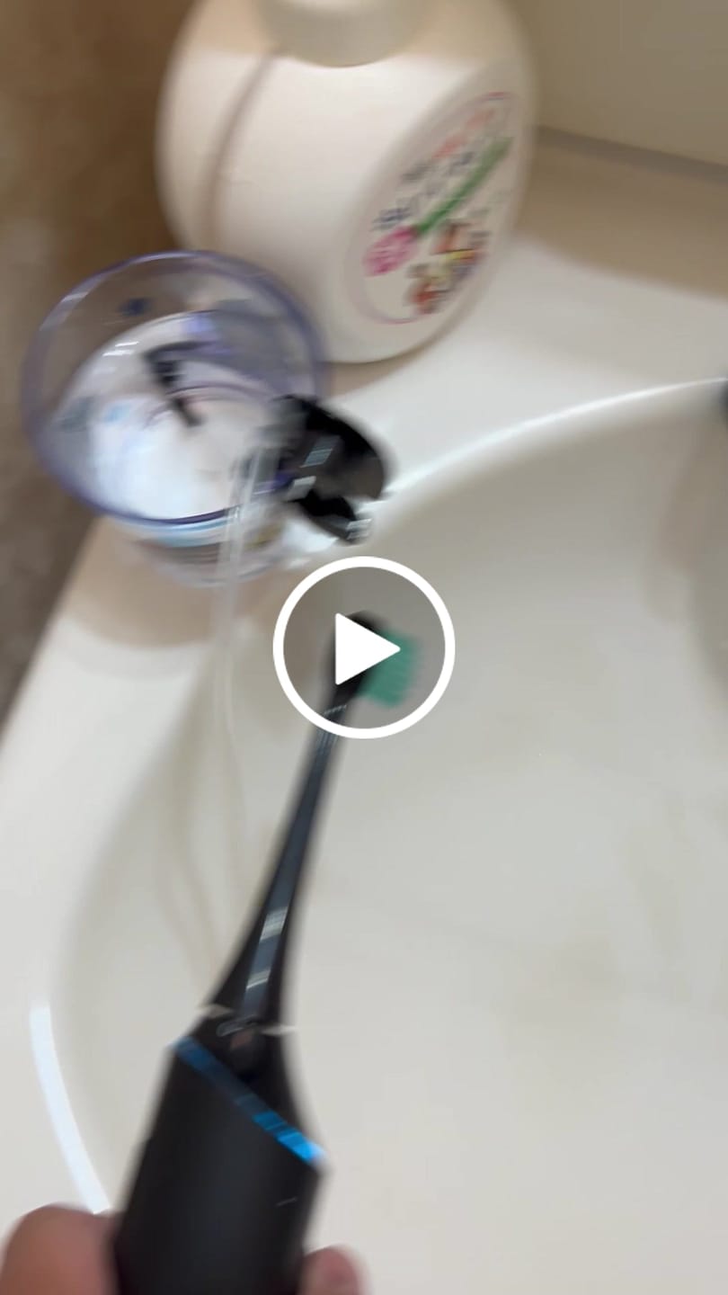 Customer video review of 【 予約注文限定 20%OFF / 6月中旬お届け予定 】水流音波歯ブラシ Water Sonic ウォーターソニック フルセット