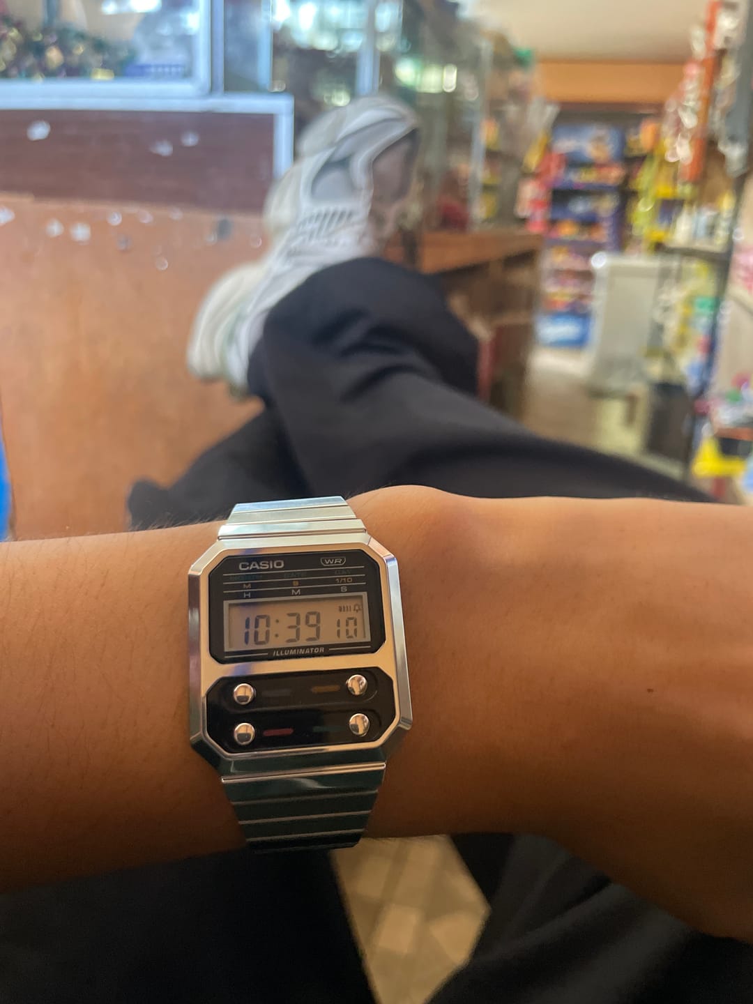 Customer photo review of Reloj Casio Vintage A100WE-1ADF Alien F-100 Reissue Plateado
