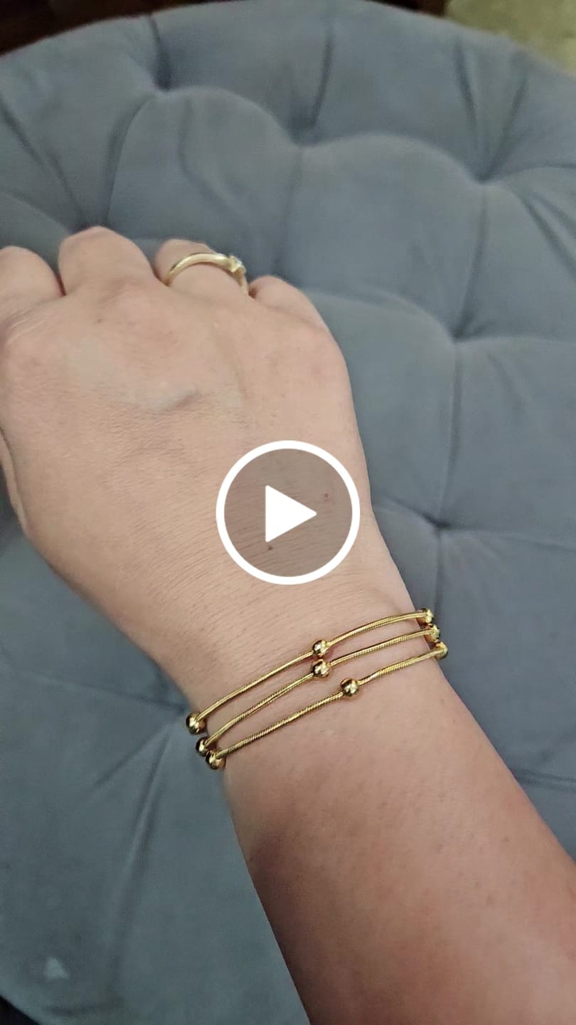 Customer video review of Floral Fantasy Gold Necklace