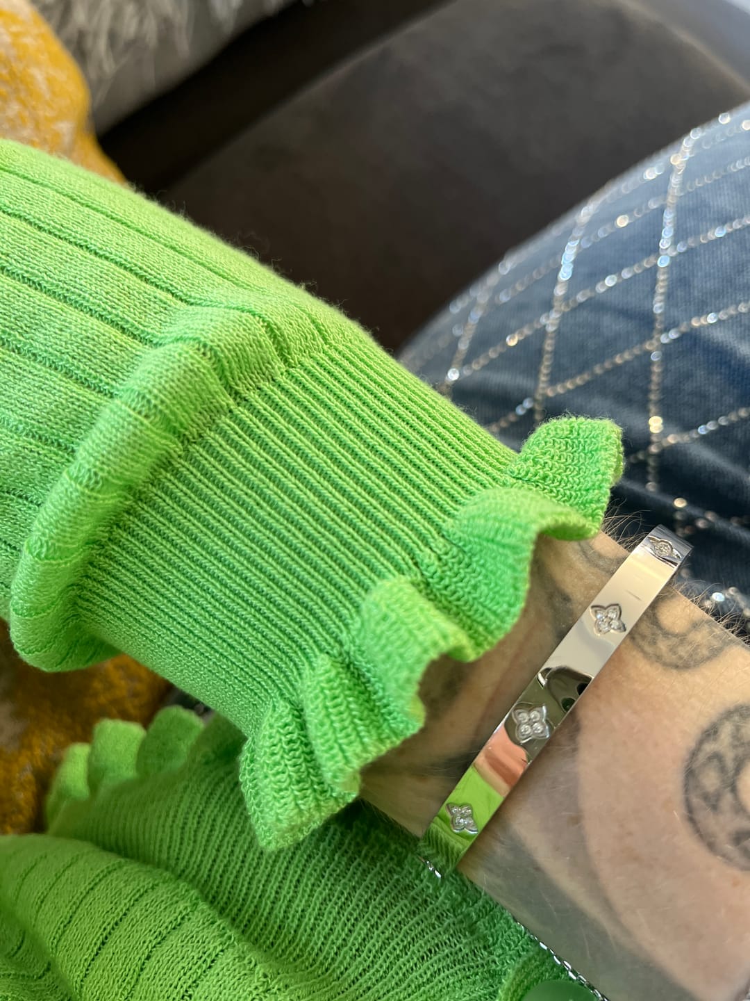 Customer photo review of Clover Stone Armreif | 18K vergoldet
