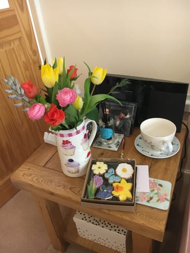Customer photo review of Flowers Biscuit Box