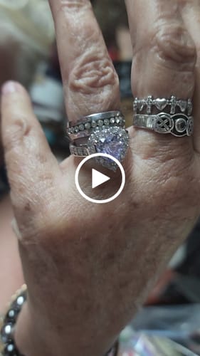 Customer video review of Halo Heart Purple Heart CZ Ring in Sterling Silver