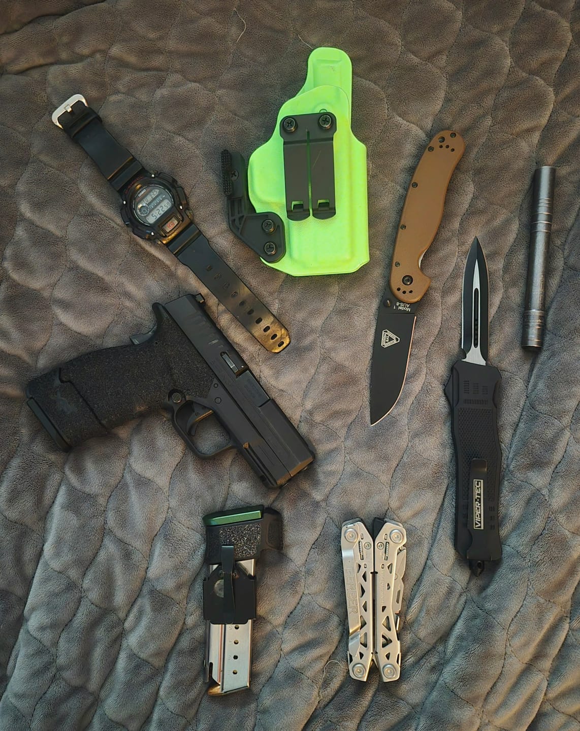 Customer photo review of 50% OFF Black Phantom D/A OTF (Multiple Blade Styles Available)