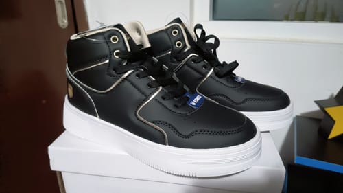 Customer photo review of Tenis Bota Lori Women