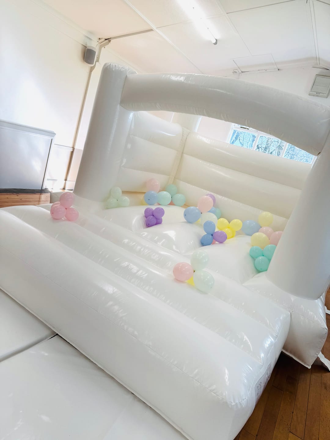 Customer photo review of Kids H Frame (Flat Top) Bouncy Castle