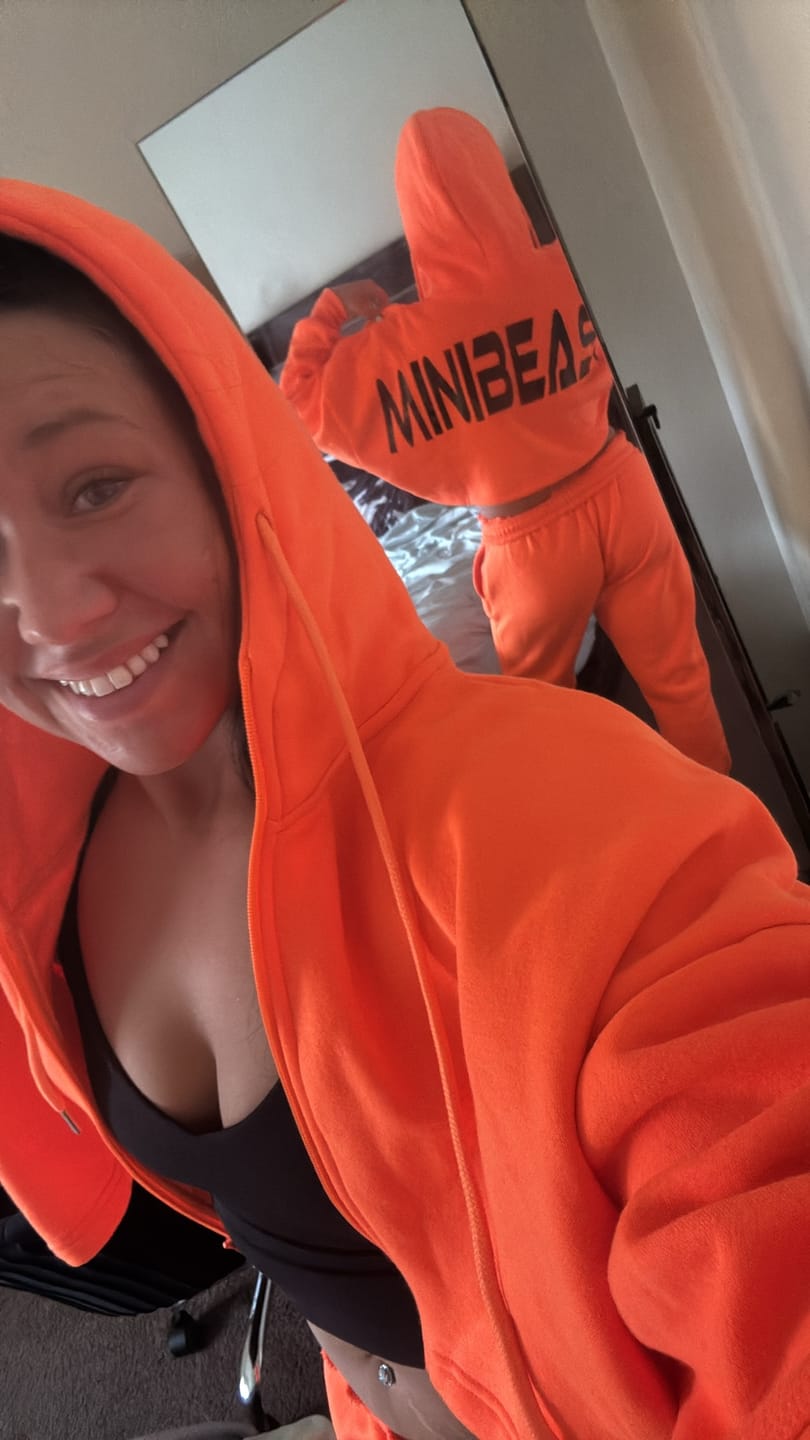 Customer photo review of Boyfriend Cropped Hoodie