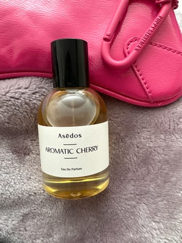Customer photo review of AROMATIC CHERRY EAU DE PARFUM
